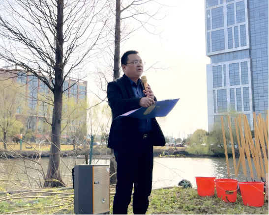 彩乐园(中国)产业集团如皋港板块召开“春风又绿江岸，绿色开展同行”主题党日活动