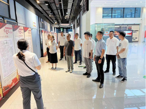 集团慧行公司、慧皋广场团支部联合组织“喜迎二十大，争创新业绩”主题党日活动
